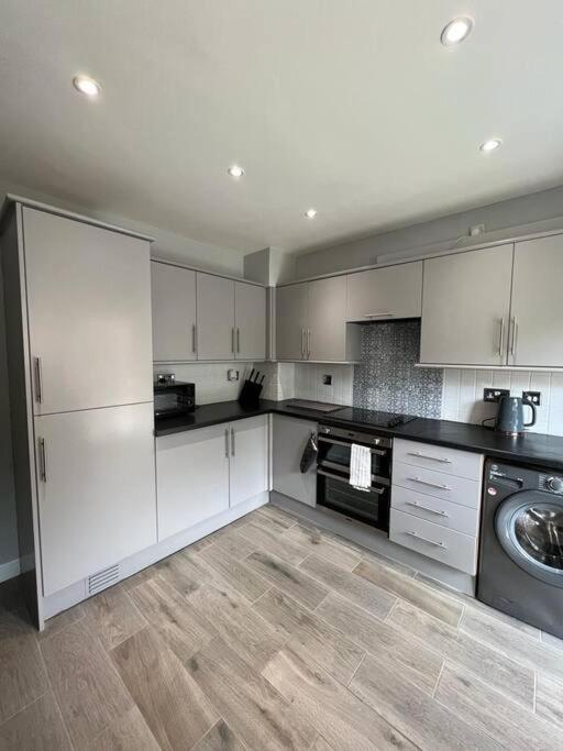 Superb Three Bed Garnant Duplex! Διαμέρισμα Εξωτερικό φωτογραφία